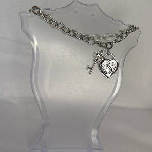 NEW Initial “S” Heart & Key Adjustable Charm Bracelet Fashion Silver-Tone